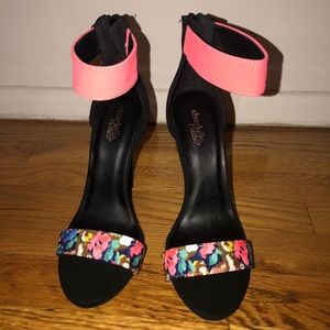 NWOT floral heeled sandals sz 7